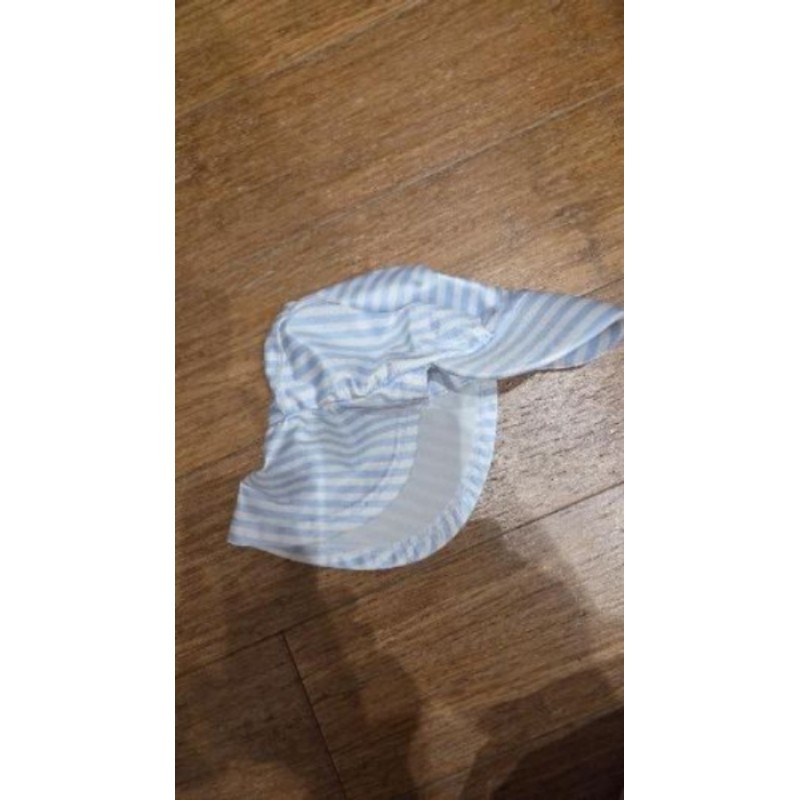 Chapeau bébé H&M rayé blanc et bleu 3-6 mois
