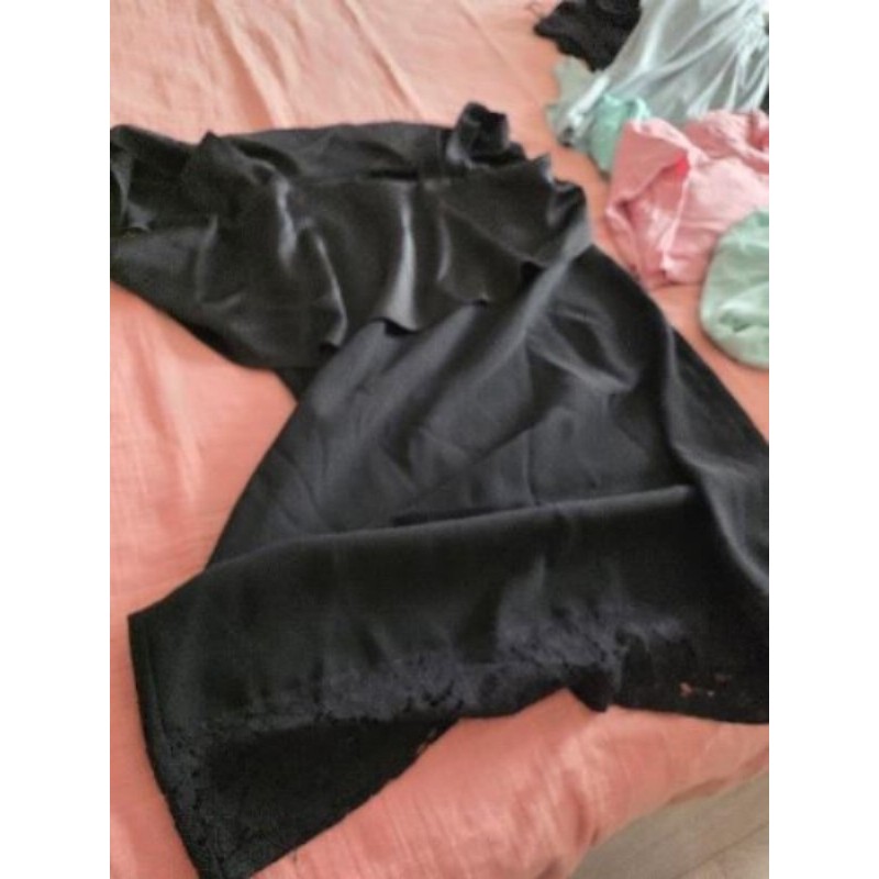 Robe noire Riu Taille 48 epaule dénudée grand col 