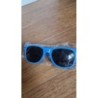 Lunettes solaires bleues