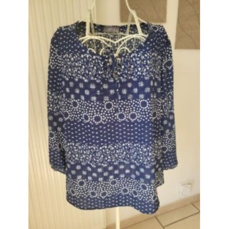 Blouse marine et blanc....