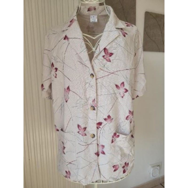 Veste femme à manches courtes beige et bordeaux. 2 poches devant. Taille 44. Sans marque 