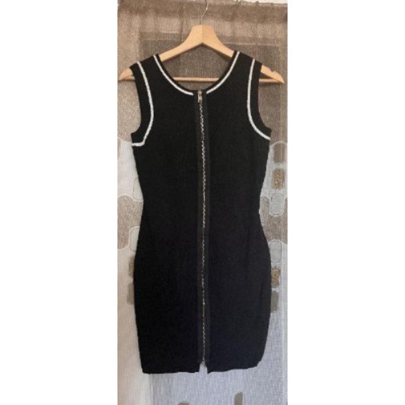 Robe noir à fermeture S/M