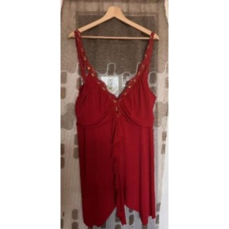 Haut rouge femme une mode...