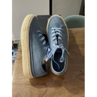 Basket bleu neuve Tommy t39