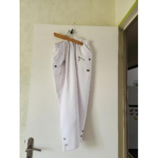 Pantacourt blanc  taille 5