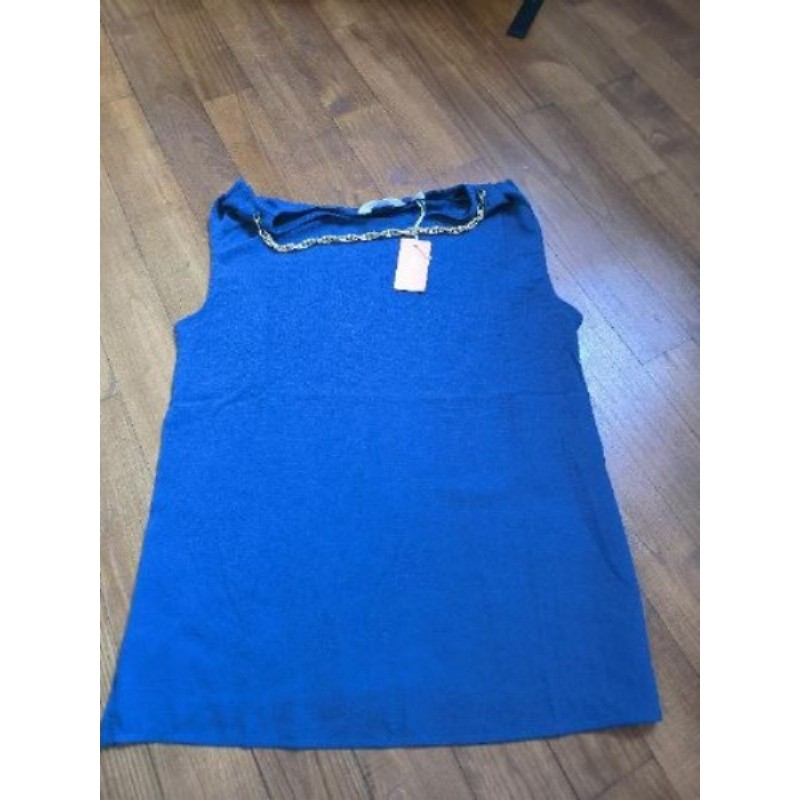 Haut bleu marine . Neuf. Naf Naf.TXS