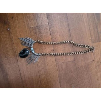 Collier argenté et...