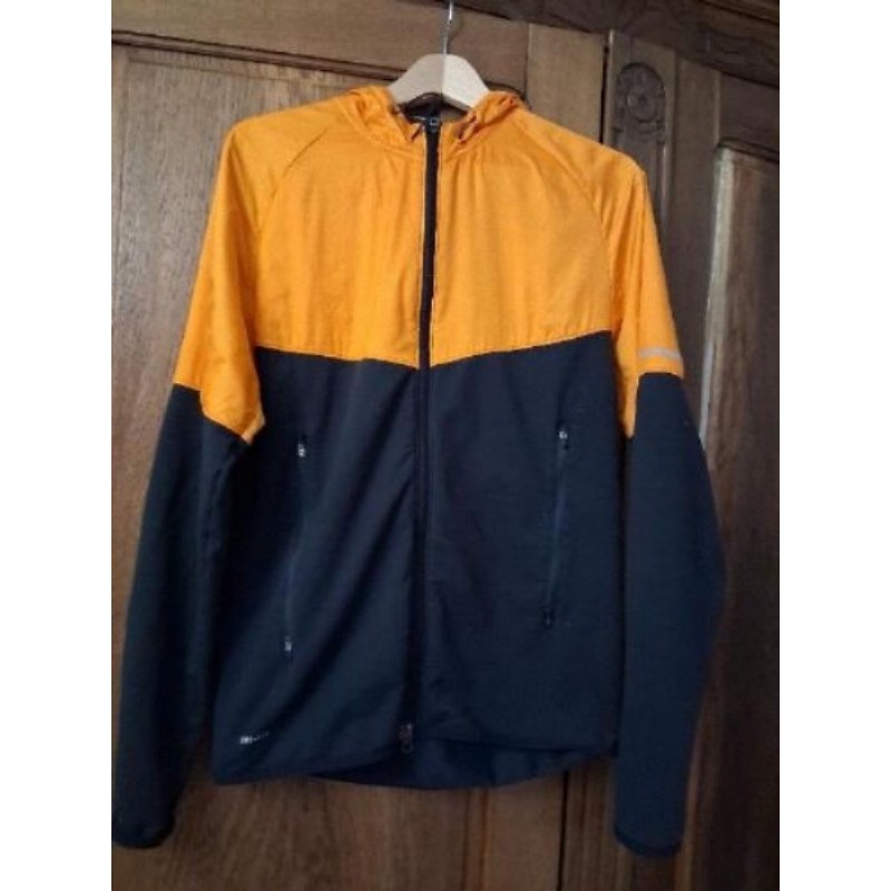 Kway Nike dri fit M noir et orange très bon état