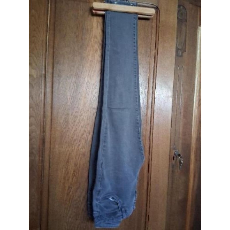 Jean femme  gris t 38  jambes étroites 