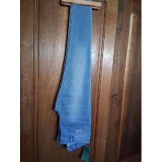 Jean femme bleu clair...