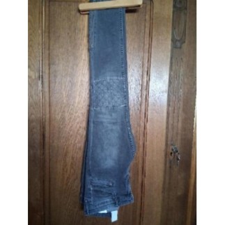 Jean femme gris taille 38...