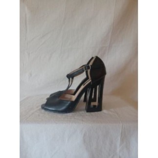 Sandale à talon carré noir 