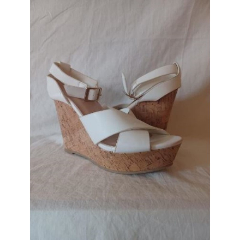 Sandale à talon beige et blanc 40