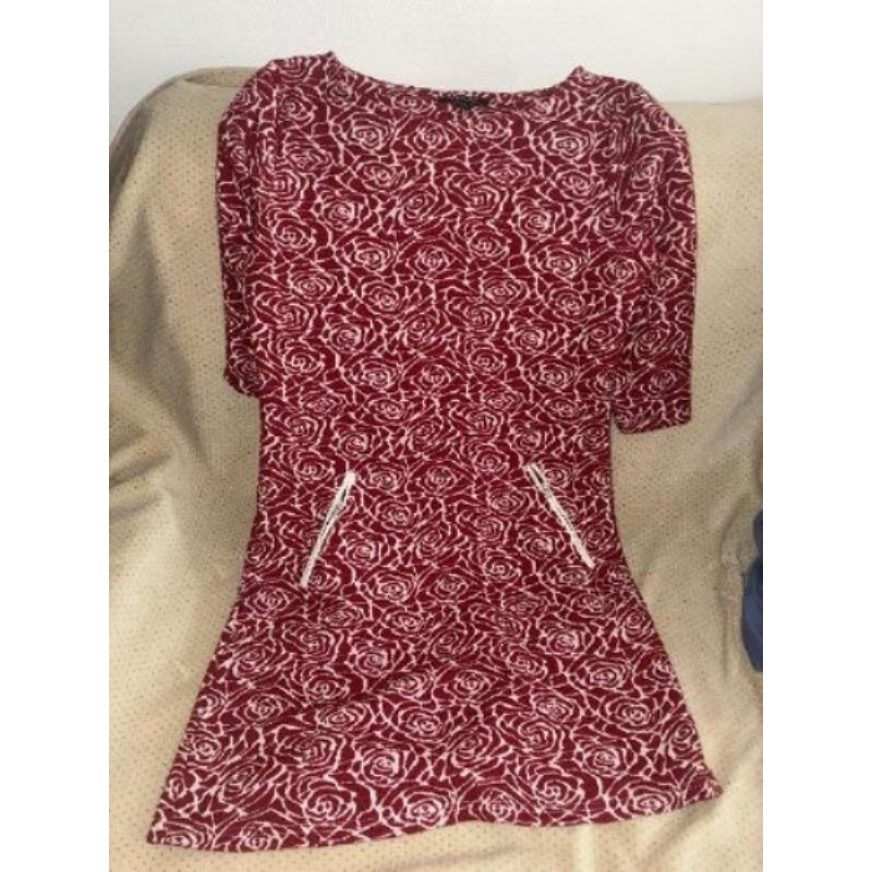 Robe femme taille L rouge et blanc motifs fleurs marque vegas 
