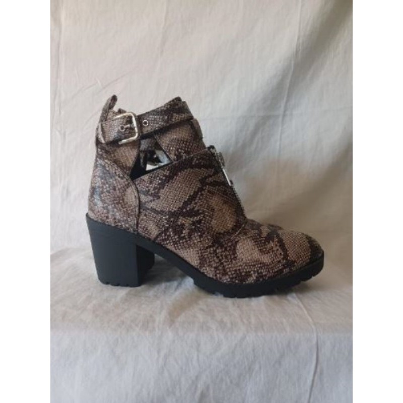 bottines peau serpent et noir 39