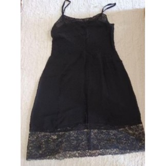 Nuisette noir ancienne