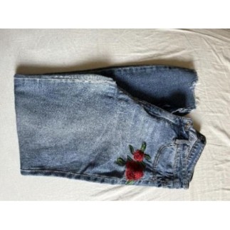 Jean skinny avec broderie...