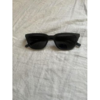 Lunettes de soleil monture noire 