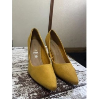 Escarpins jaune moutarde...
