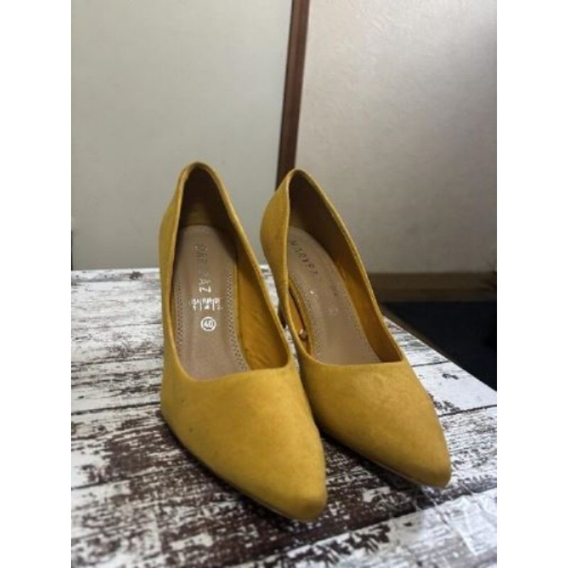 Escarpins jaune moutarde effet daim – Taille 40