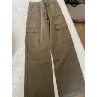 Pantalon cargo kaki 38....