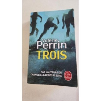 TROIS-Valérie PERRIN