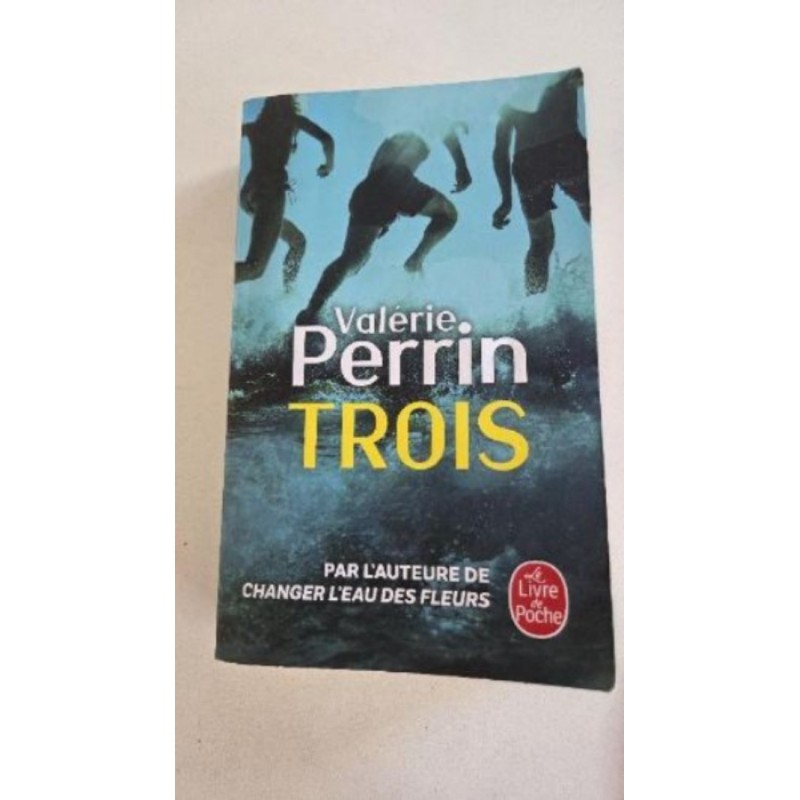 TROIS-Valérie PERRIN