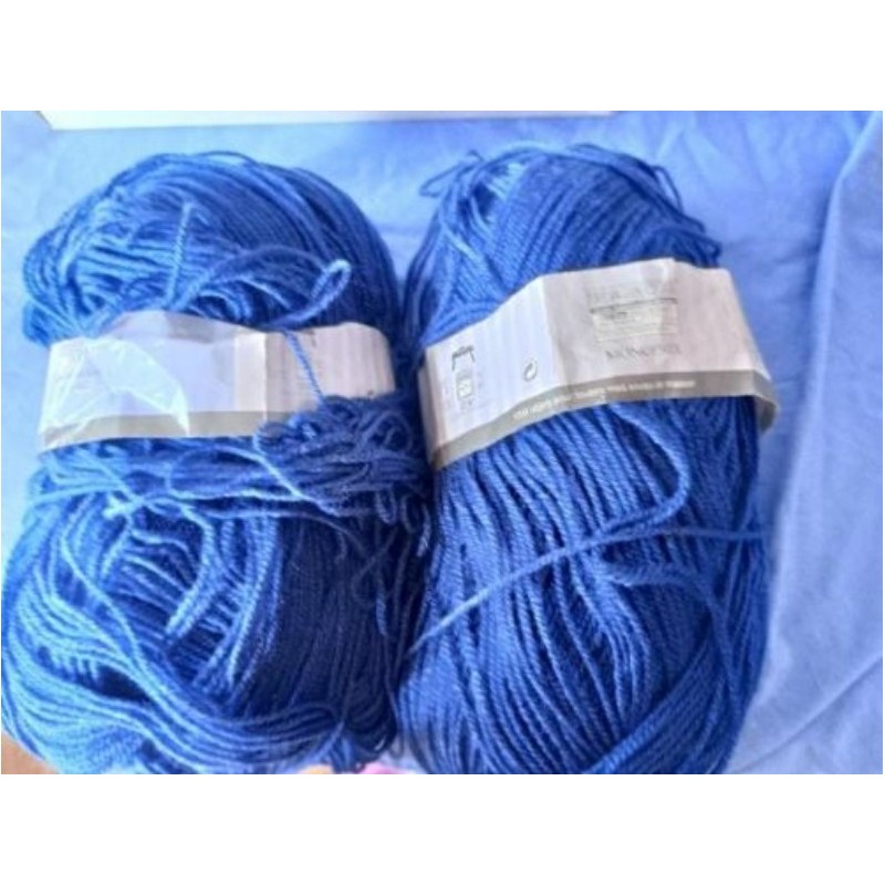 2 grosses pelotes laine bleu 400g