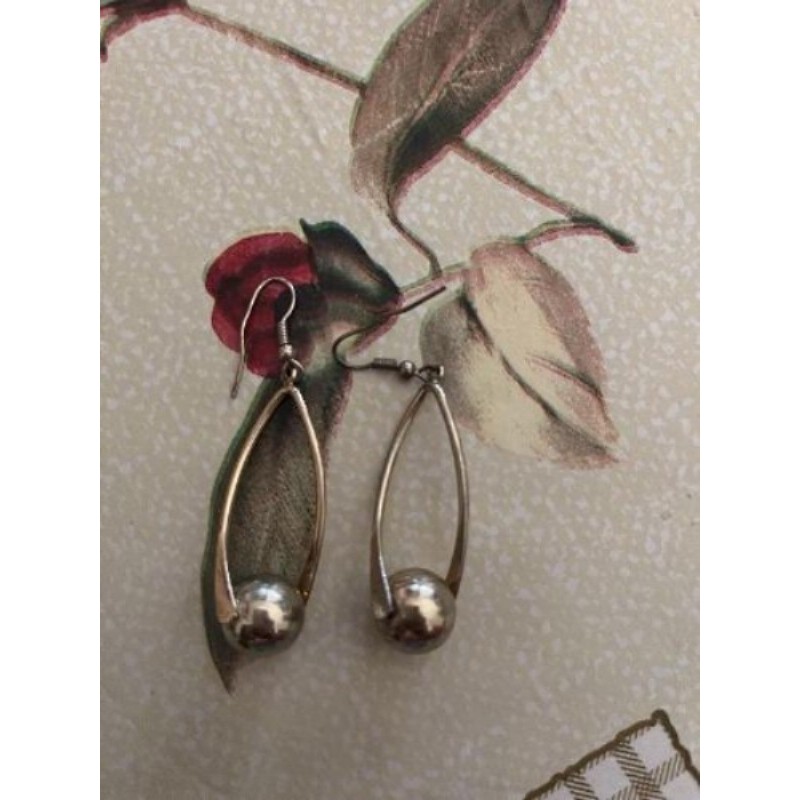 Boucles d’oreilles couleur or perle 