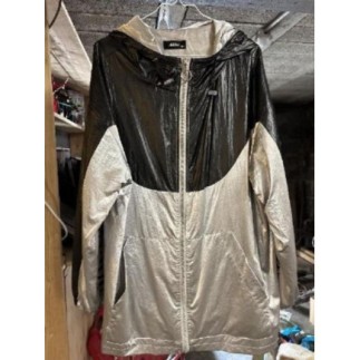 Veste argent et noir taille...