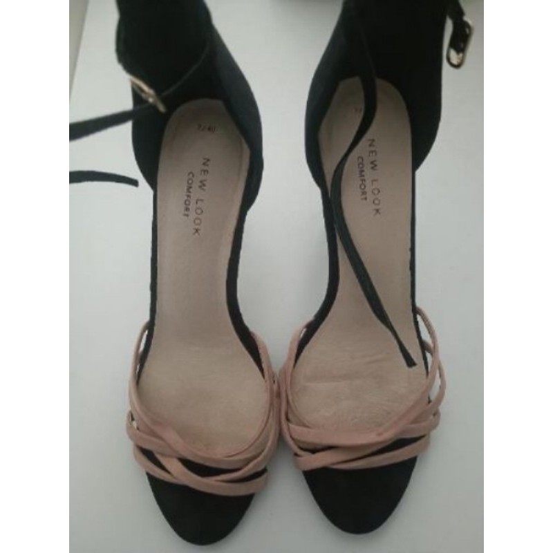 Escarpins noirs et brides New look T40