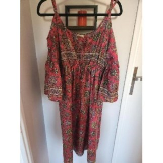 Robe en soie épaule dénudée...