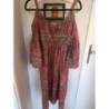 Robe en soie épaule dénudée mi-longue