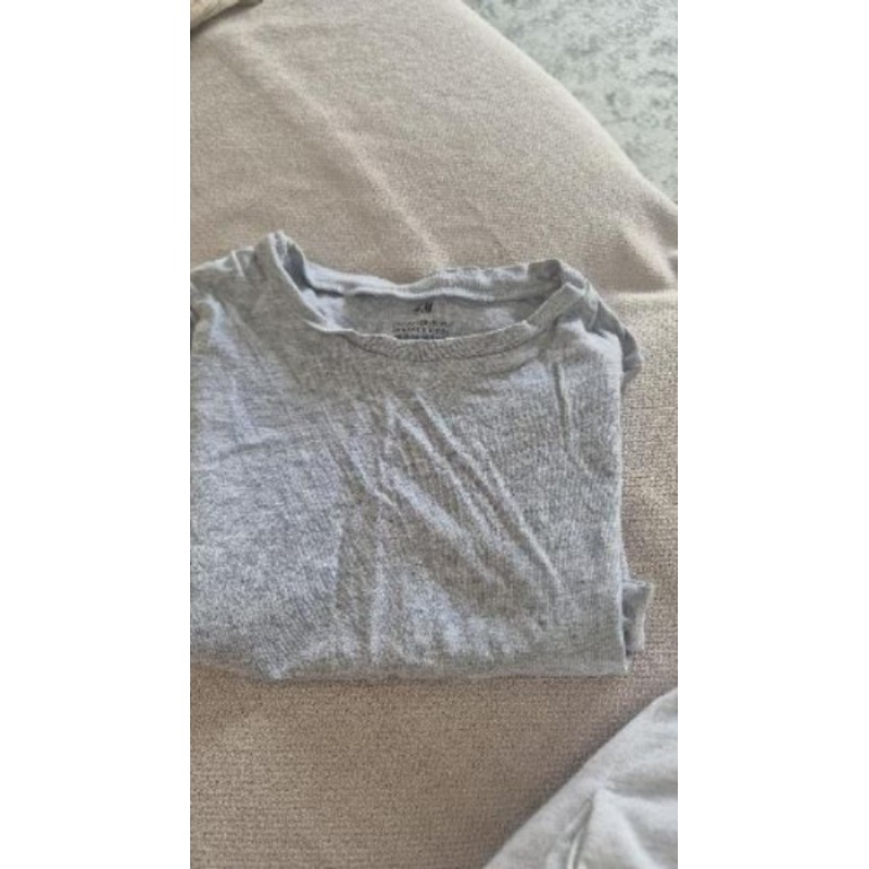 T shirt gris h&m 7/8 ans
