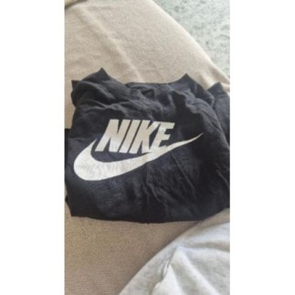 Haut nike 7/8 ans noir...