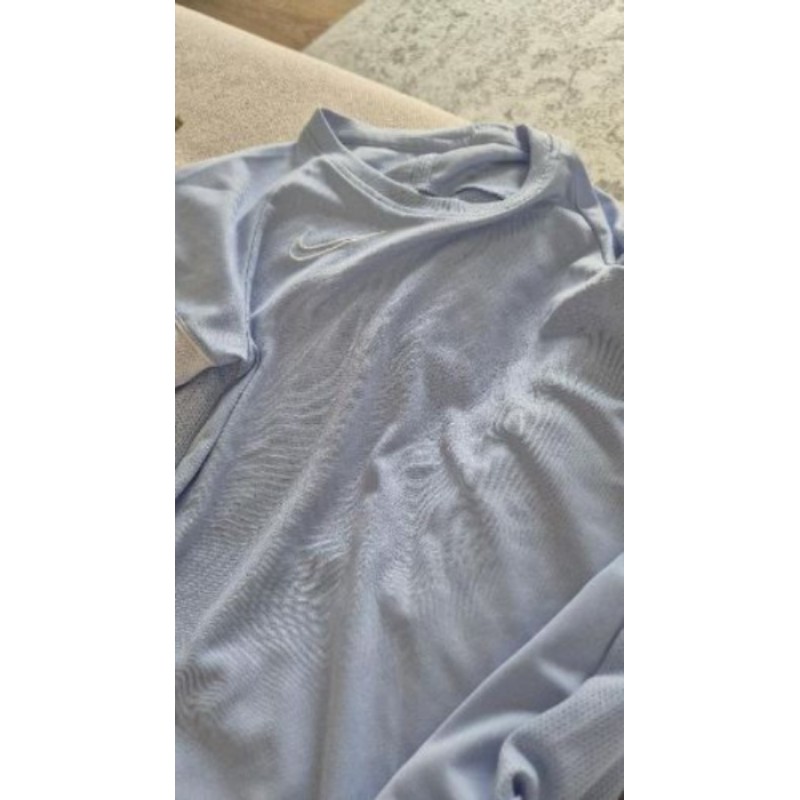 Haut nike bleu ciel 8/9 ans