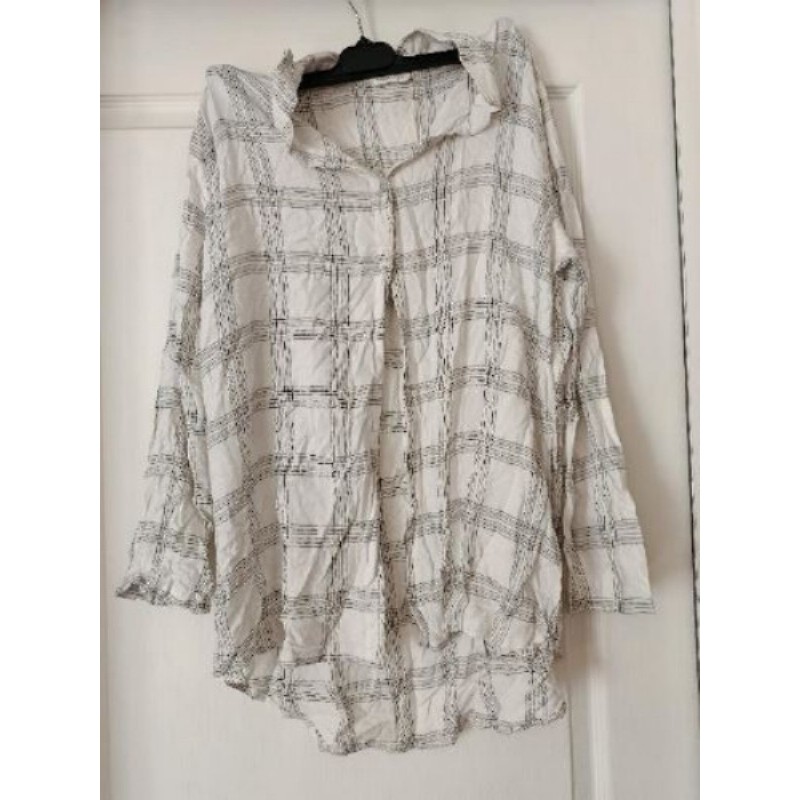 Chemise blanche cache cache 