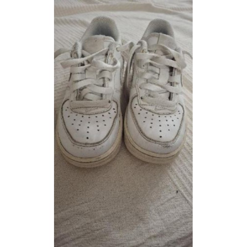 Basquettes nike blanche taille 27.5