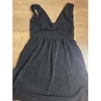 Petite robe noire dos nu TM...
