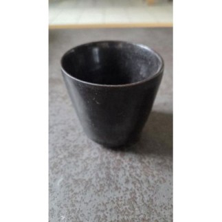 Petit pot noir céramique...