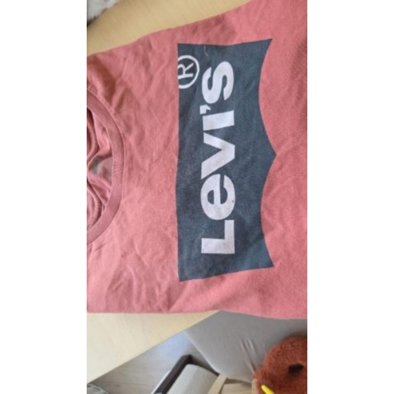 Tee-shirt Levis taille M couleur terracota
