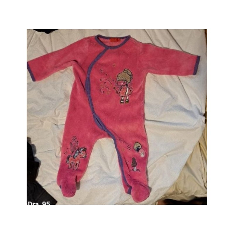 Pyjama rose avec motif fillette marque Tissaia, 12 mois