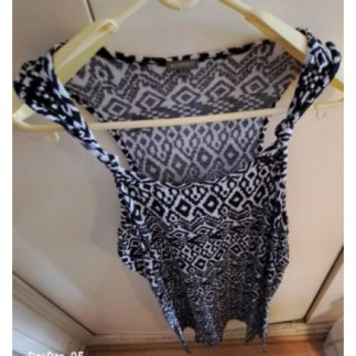 Robe bariolée noir et blanc...