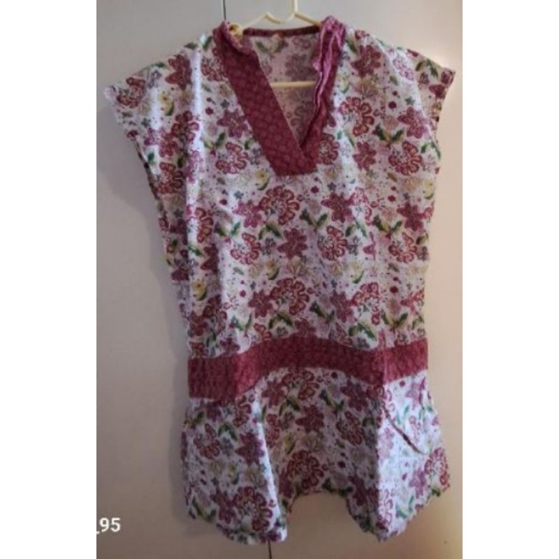 Robe ou tunique blanche en coton, à motifs fleurs rose, vert, marque Gemo, taille 46