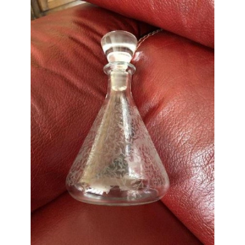 Carafe cognac Tho Hine. Baccarat  estampillé 