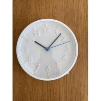 Horloge à aiguille blanche...