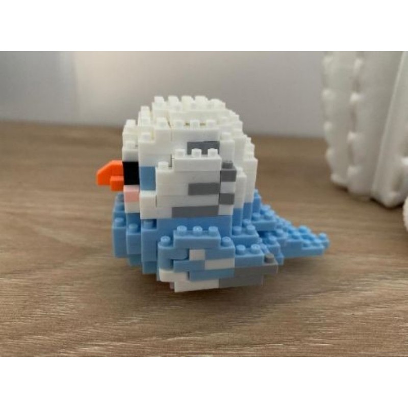 Mini perruche bleue en micro-briques – figurine oiseau kawaii