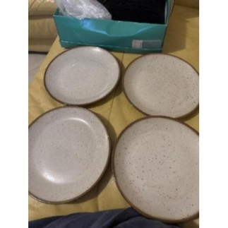Lot de 4 assiettes en grès 