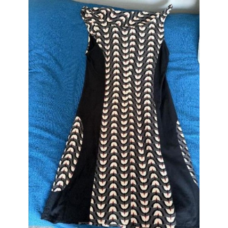 Robe noire avec motifs taille S/M