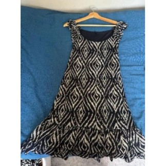 Robe bleue marine taille 2